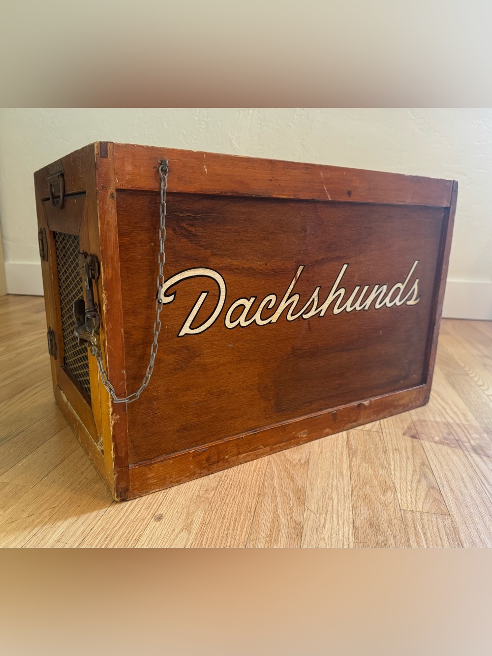 HISTORIC WWII-ERA DACHSHUND DOG SHOW CRATE KENNEL BRO-BARK